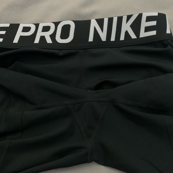 Nike pro shorts - Picture 4 of 4